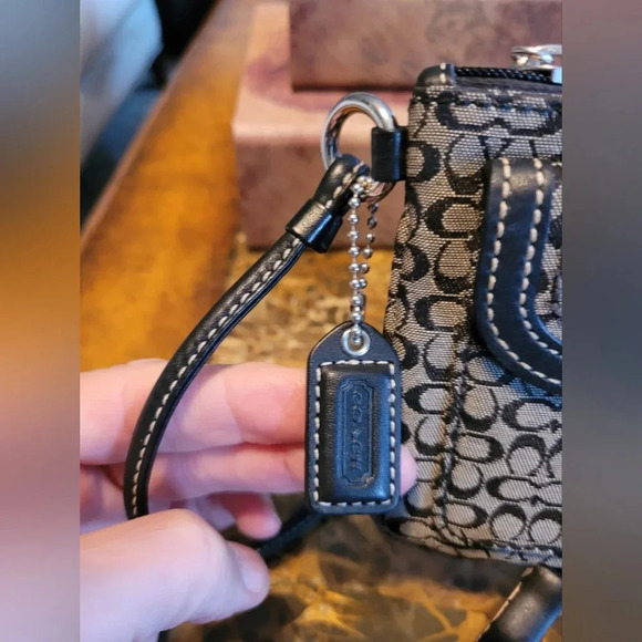 COACH WRISTLET - Picture 5 of 5